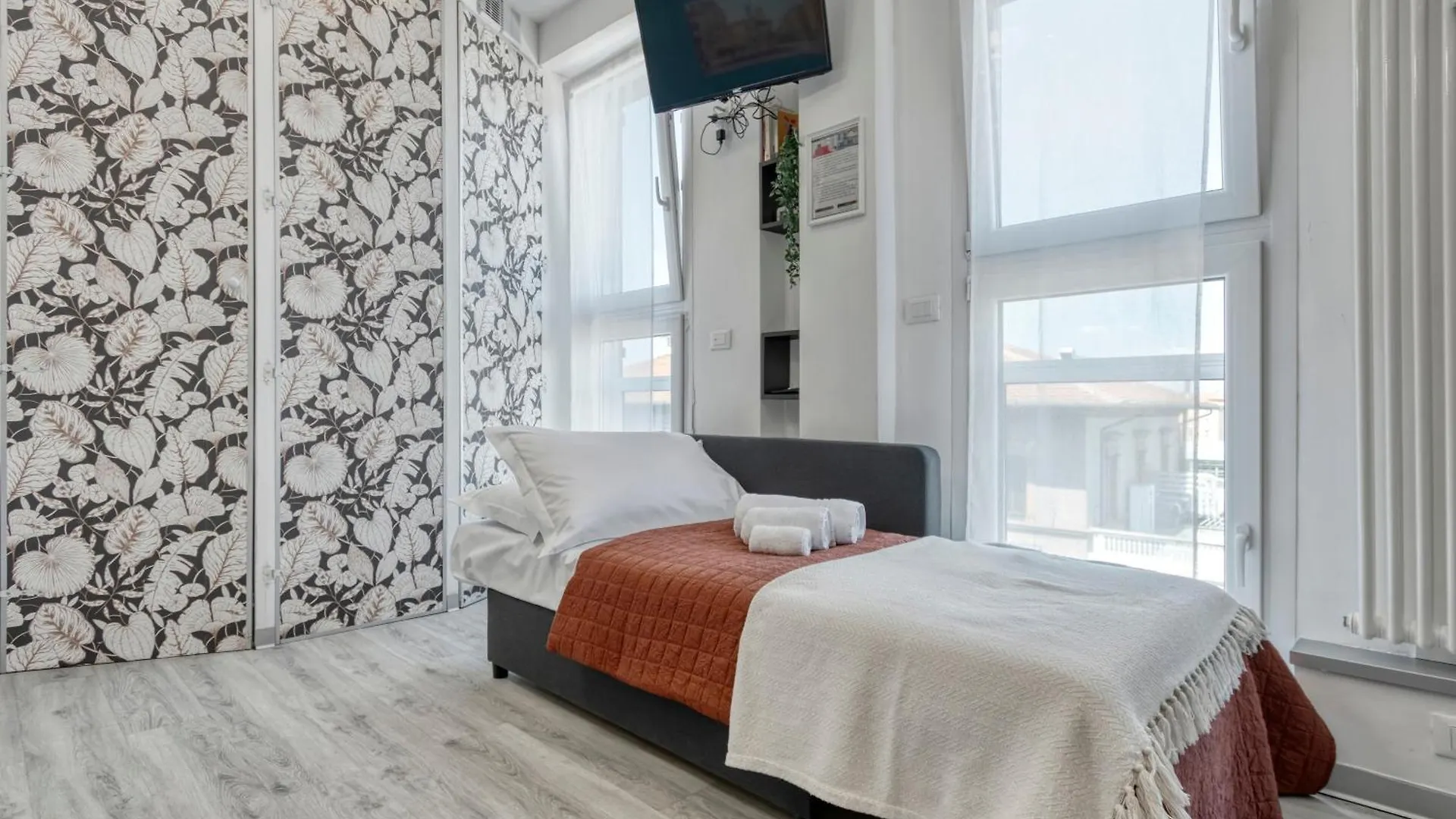 Front Station Apartment - Stazione Centrale Di Bologna Italy