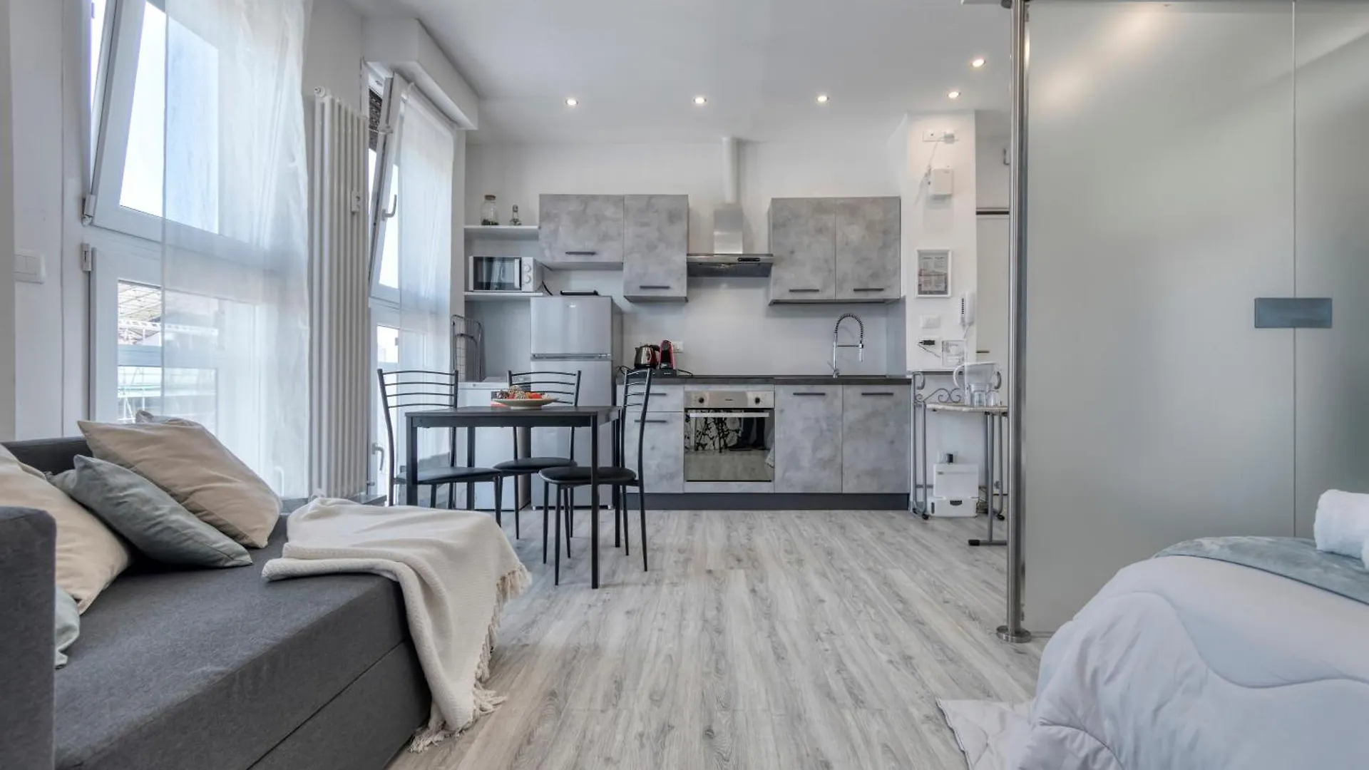 Front Station Apartment - Stazione Centrale Di Bologna