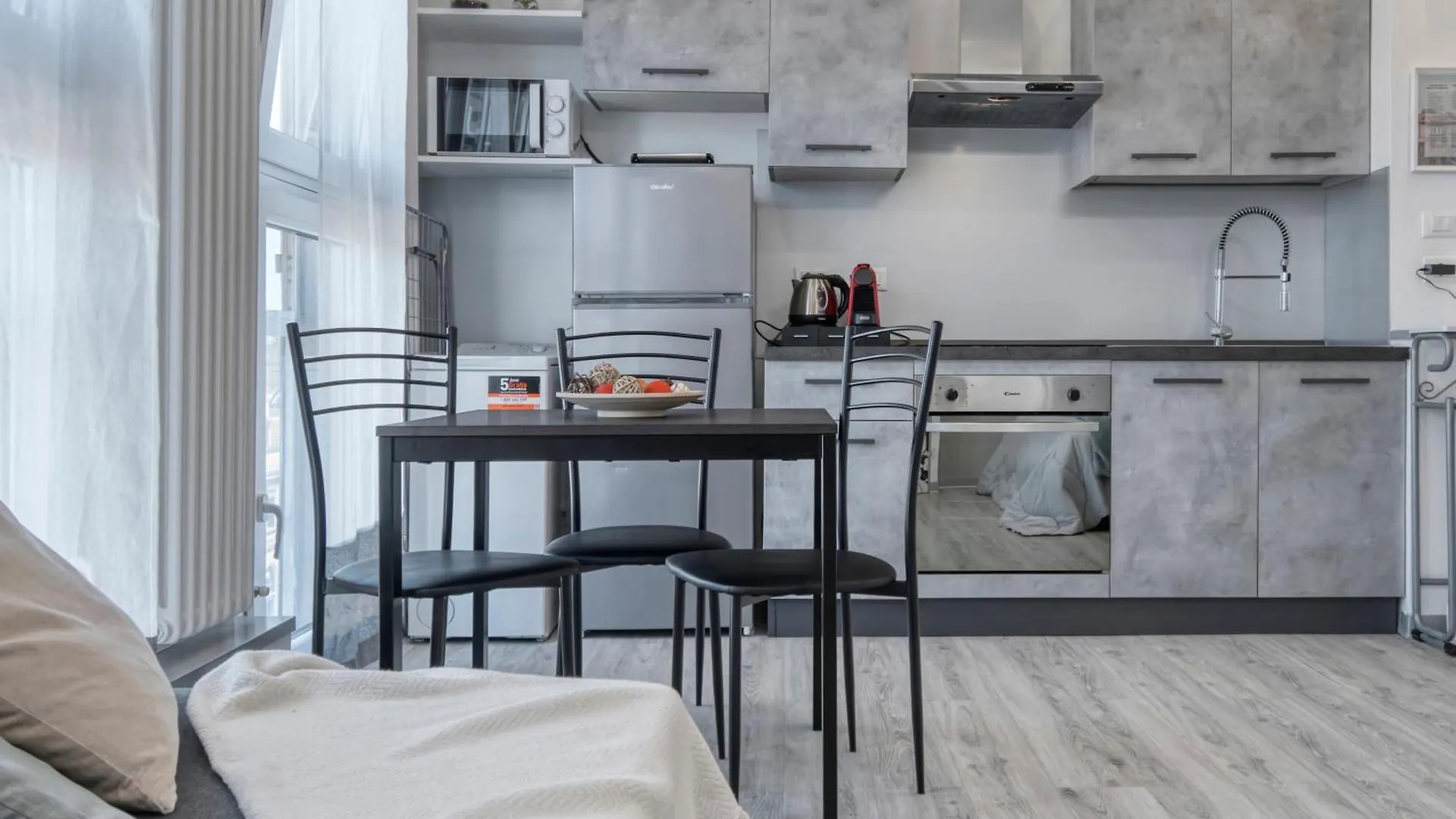 Front Station Apartment - Stazione Centrale Di Bologna