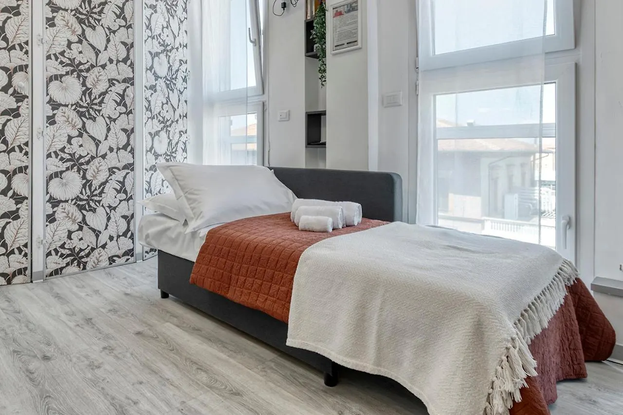 Front Station Apartment - Stazione Centrale Di Bolonia