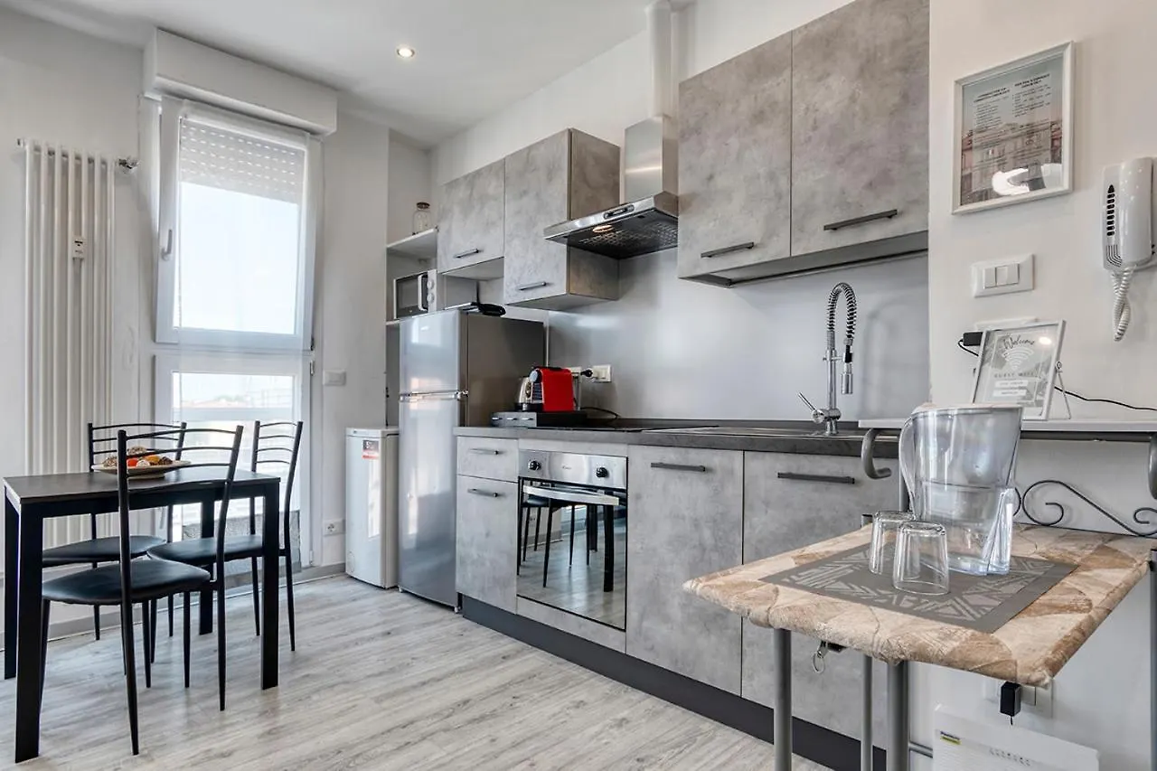 Front Station Apartment - Stazione Centrale Di Bolonia Italia