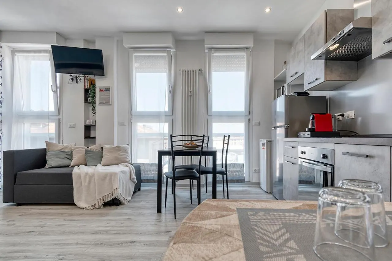 Front Station Apartment - Stazione Centrale Di Bolonia Italia