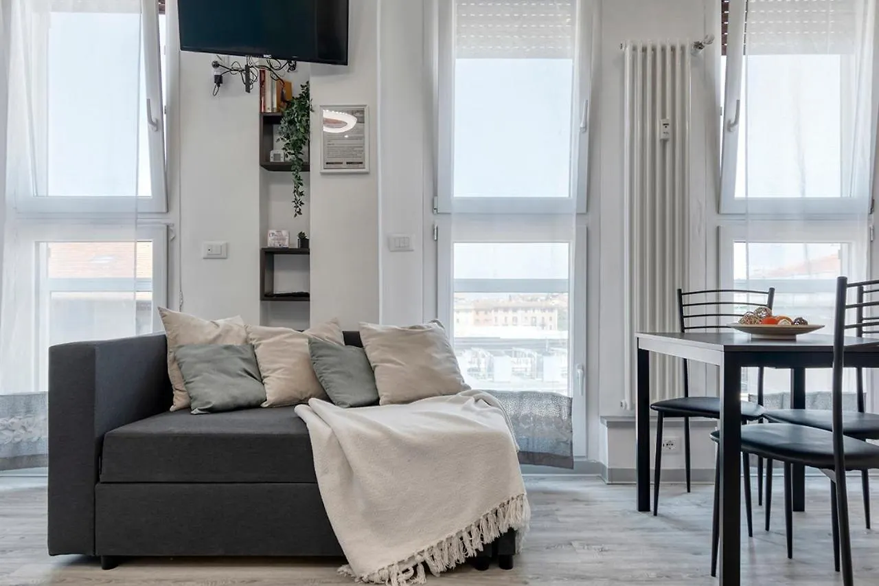 Front Station Apartment - Stazione Centrale Di Bolonia