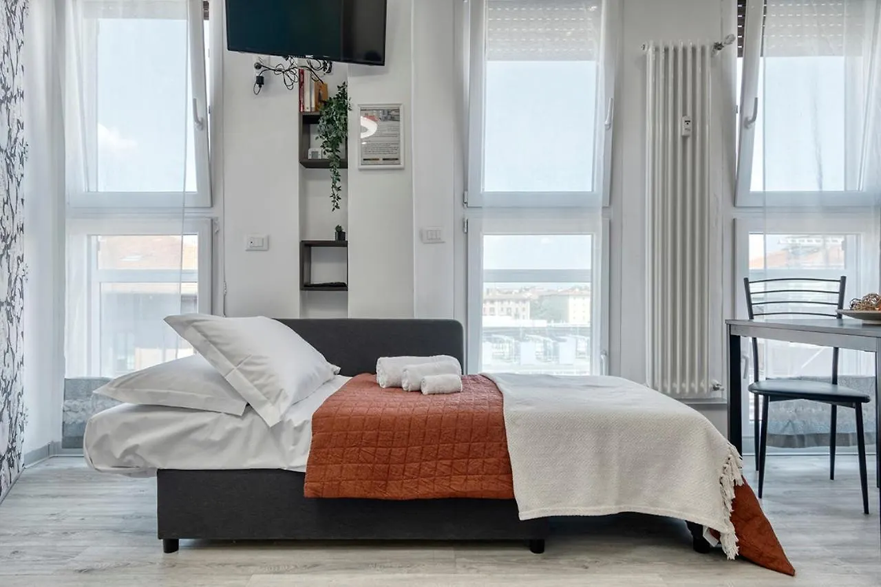 Front Station Apartment - Stazione Centrale Di Bolonia