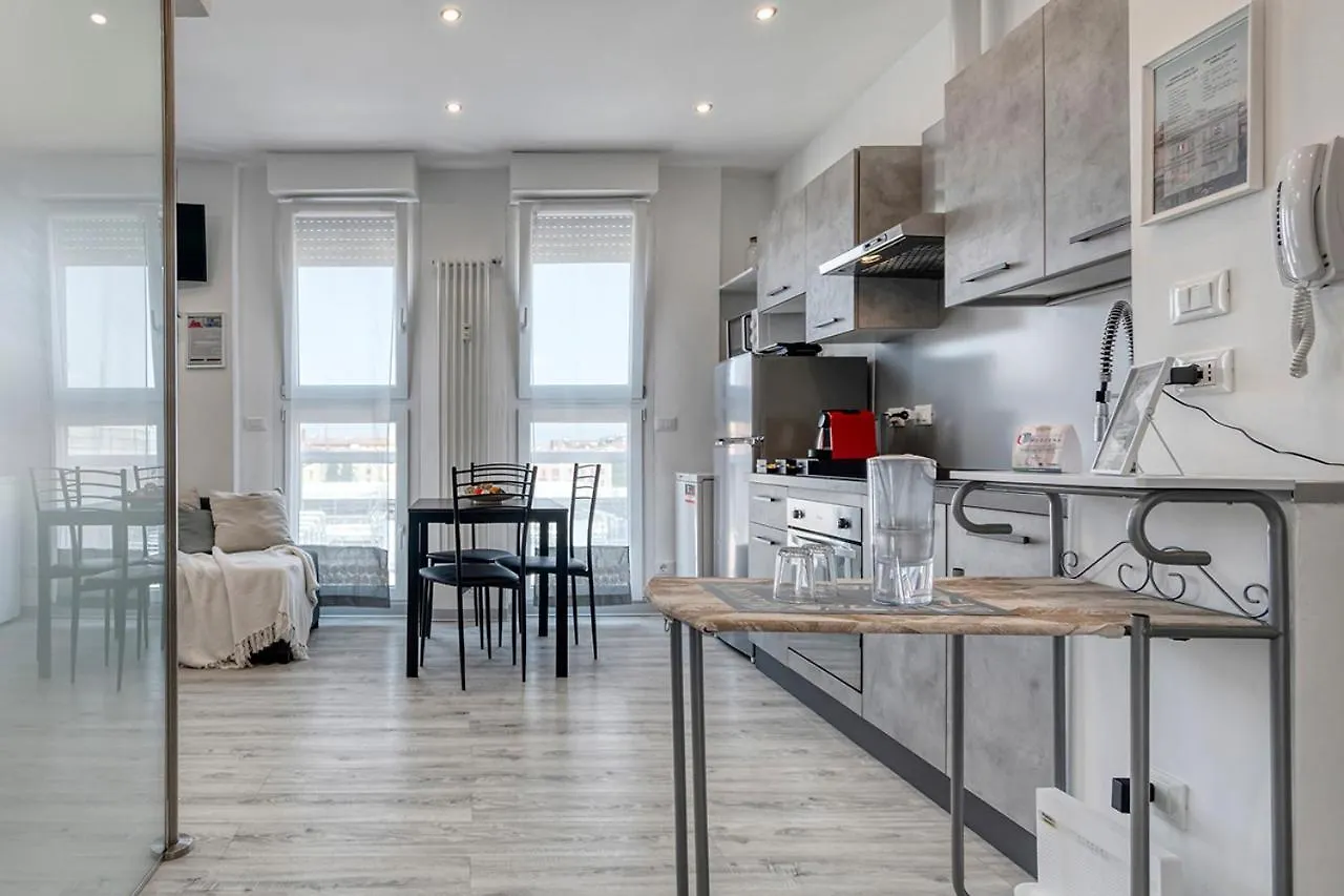 Front Station Apartment - Stazione Centrale Di Bolonia Italia
